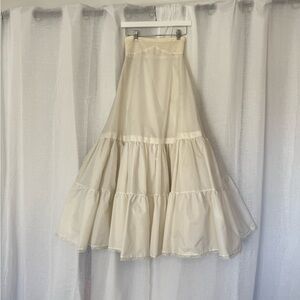 𓆩♡𓆪 Vintage Ivory Tiered Slip Skirt 𓆩♡𓆪